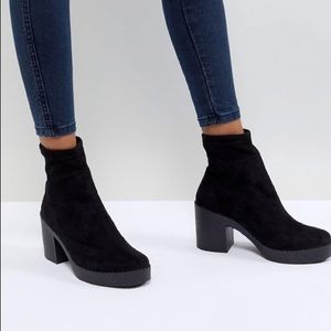 Boohoo chunky heel sock boots suede black